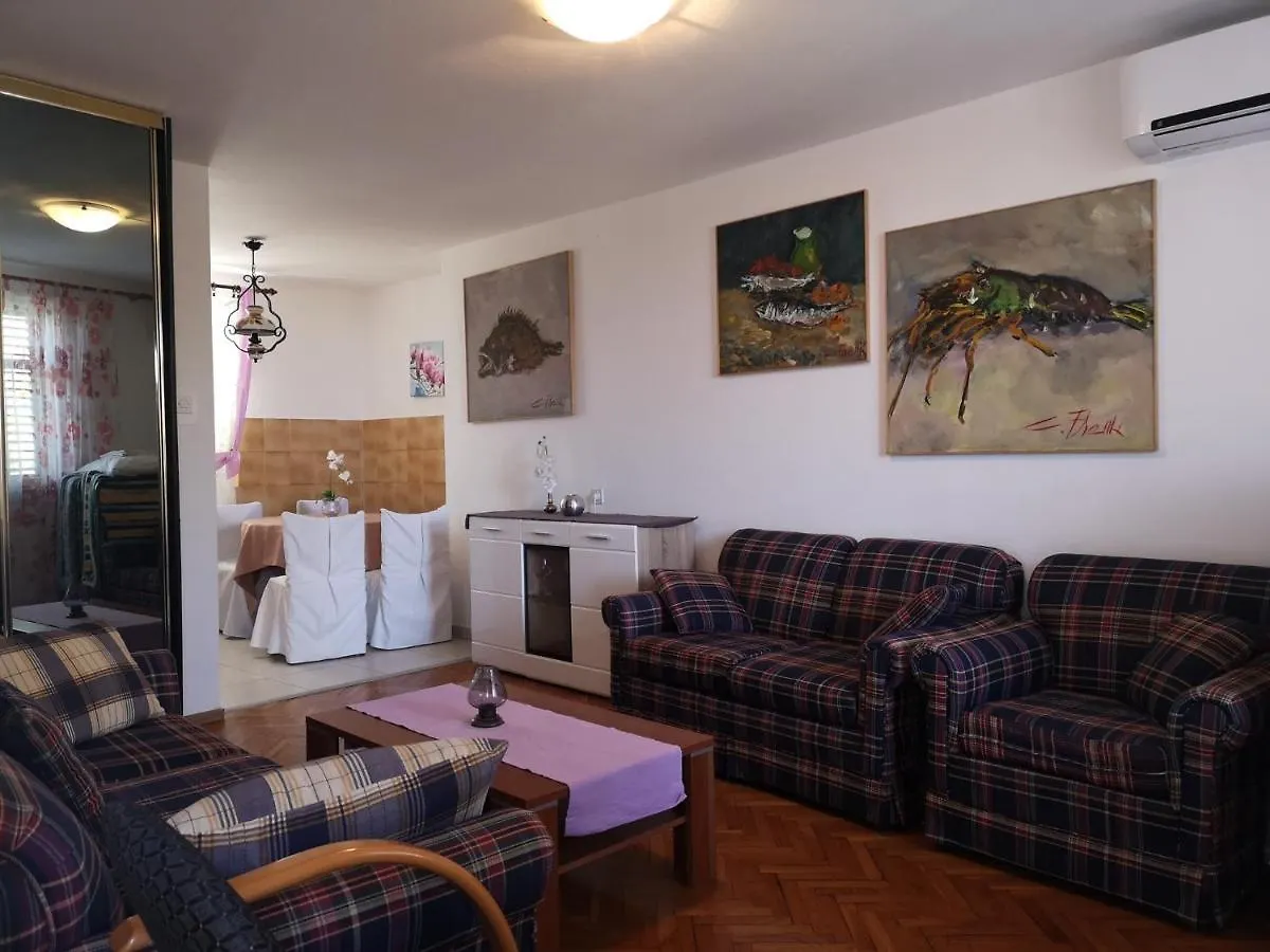 Apartment Magdic Brzac 0*,  Croatia