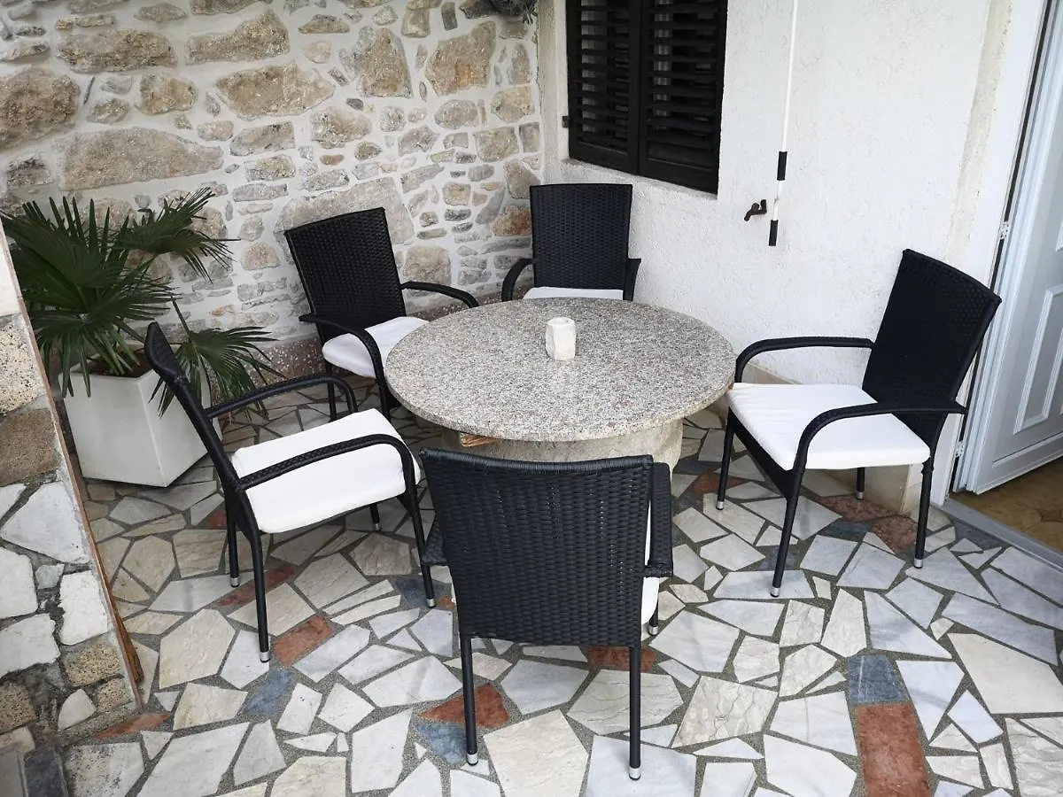 Apartment Magdic Brzac