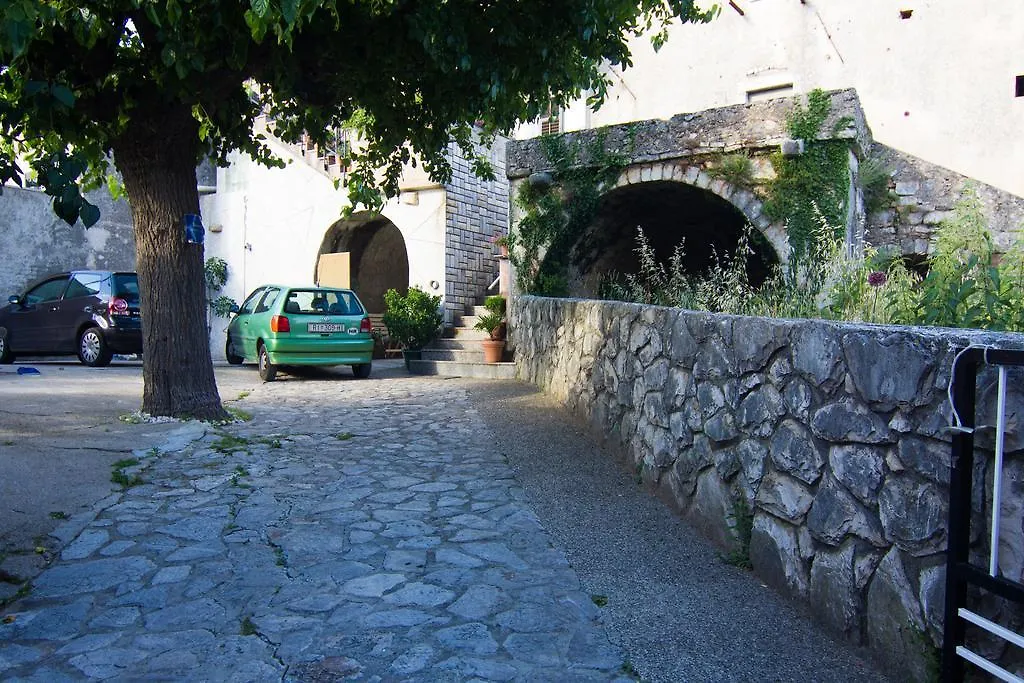 Apartment Magdic Brzac 0*,  Croatia